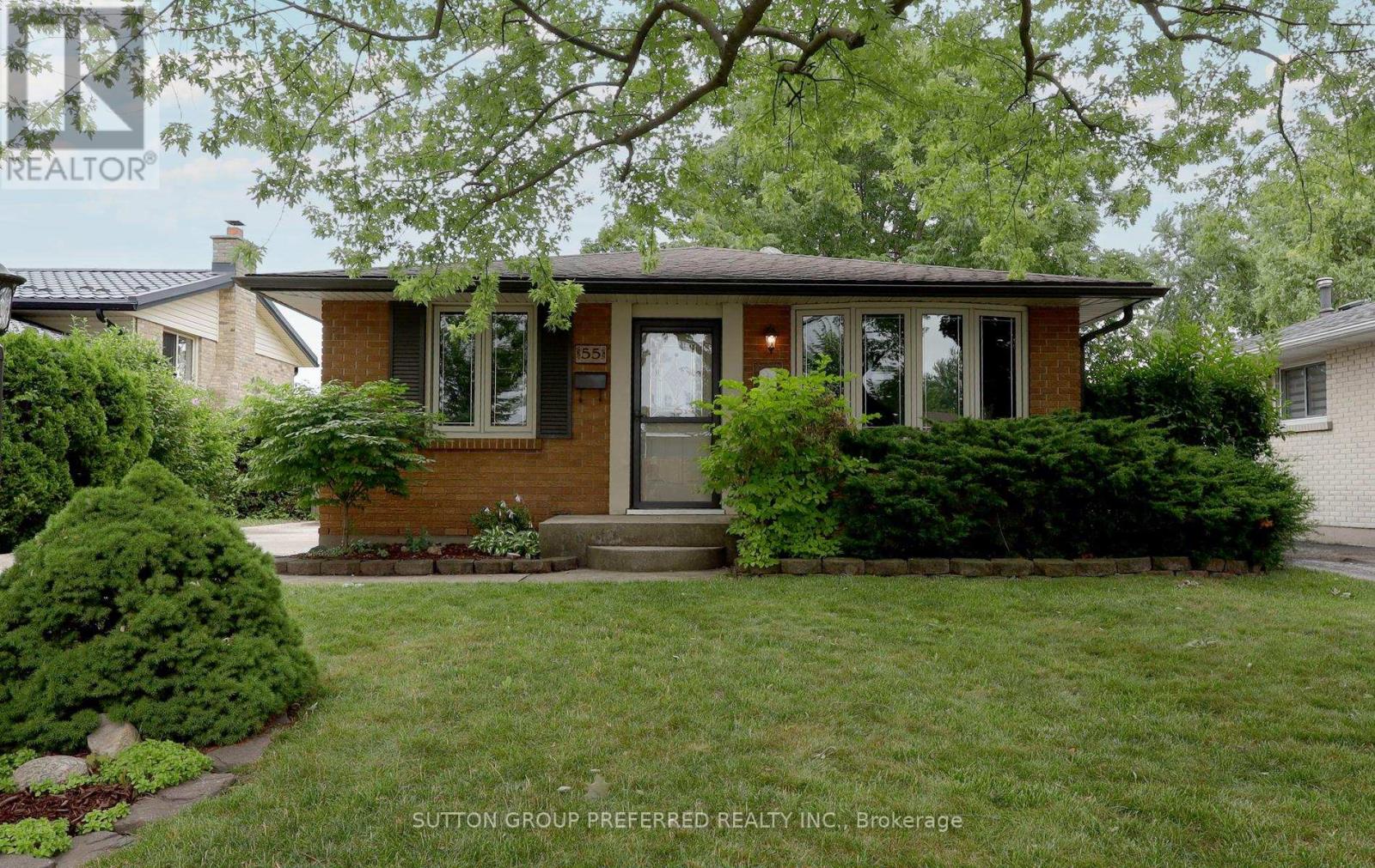 55 JENA CRESCENT, London East (East I)
