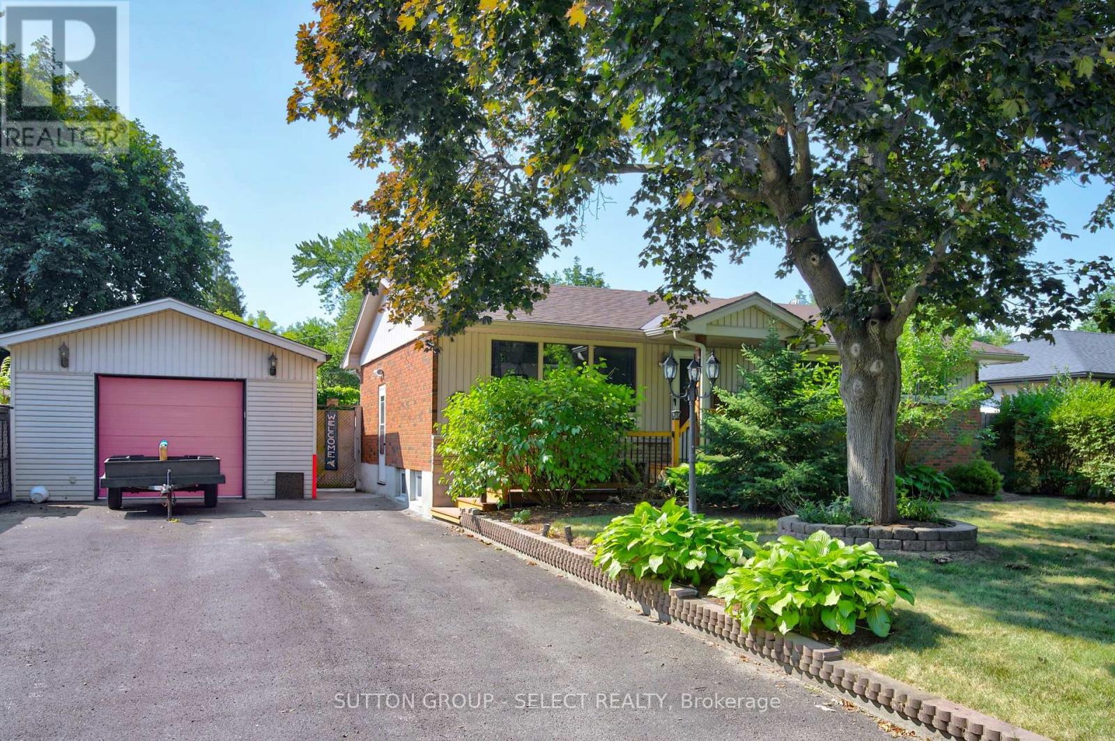 1470 PERTH AVENUE, London East (East D)