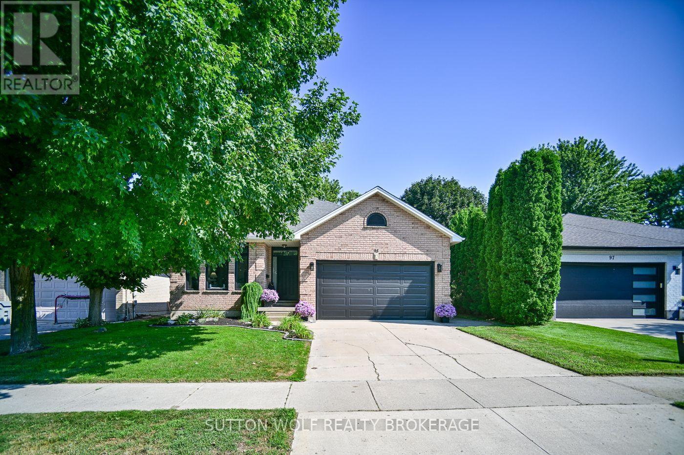 95 MIDDLESEX DRIVE, Strathroy-Caradoc (NE)