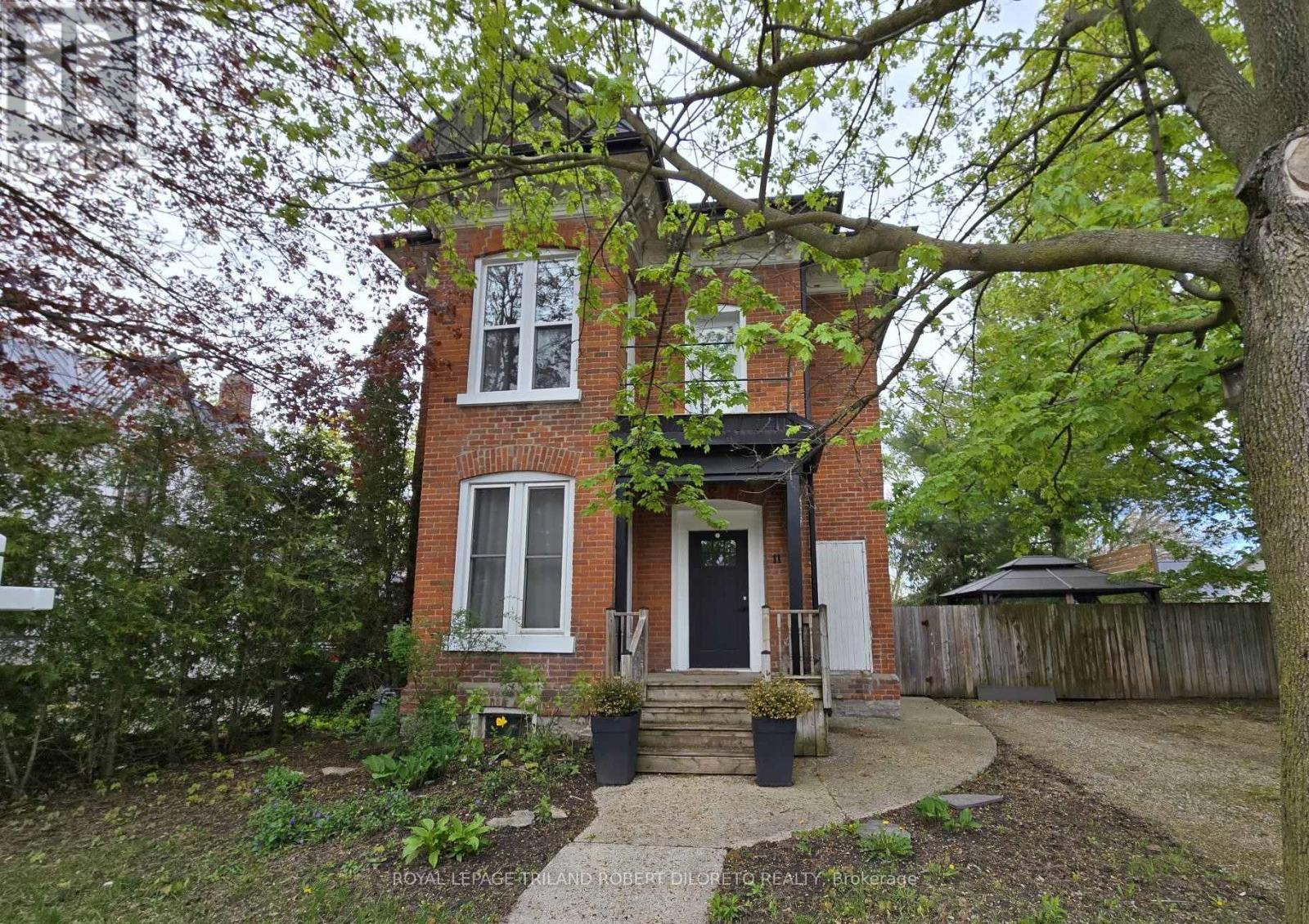 11 MAPLE STREET W, Aylmer