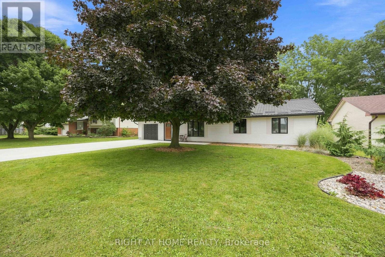 3278 MORRELL STREET, Brooke-Alvinston (Brooke Alvinston)