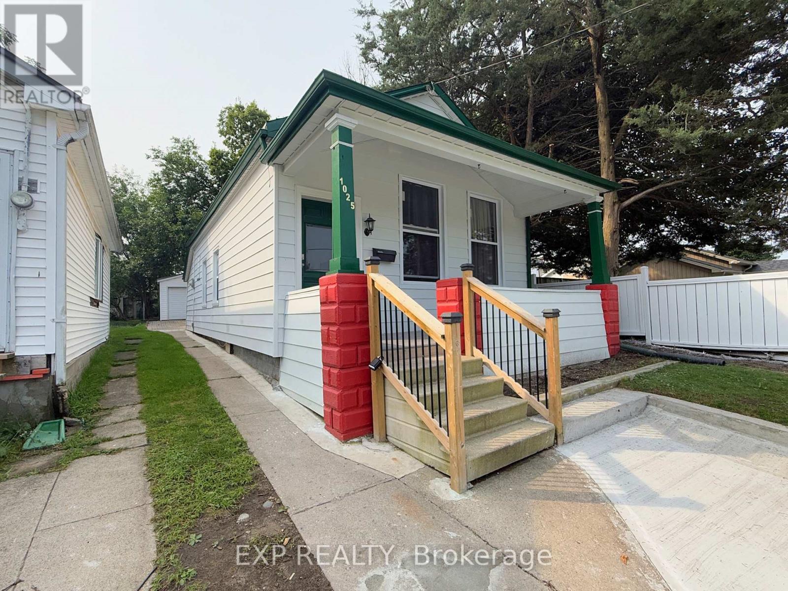 1025 YORK STREET, London East (East M)