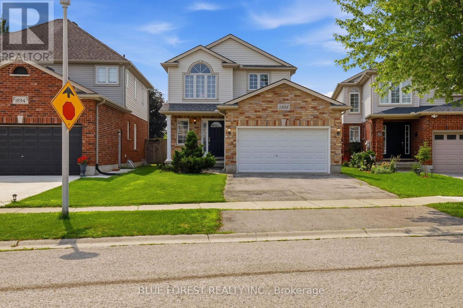 1888 STACKHOUSE CRESCENT, London North (North C)