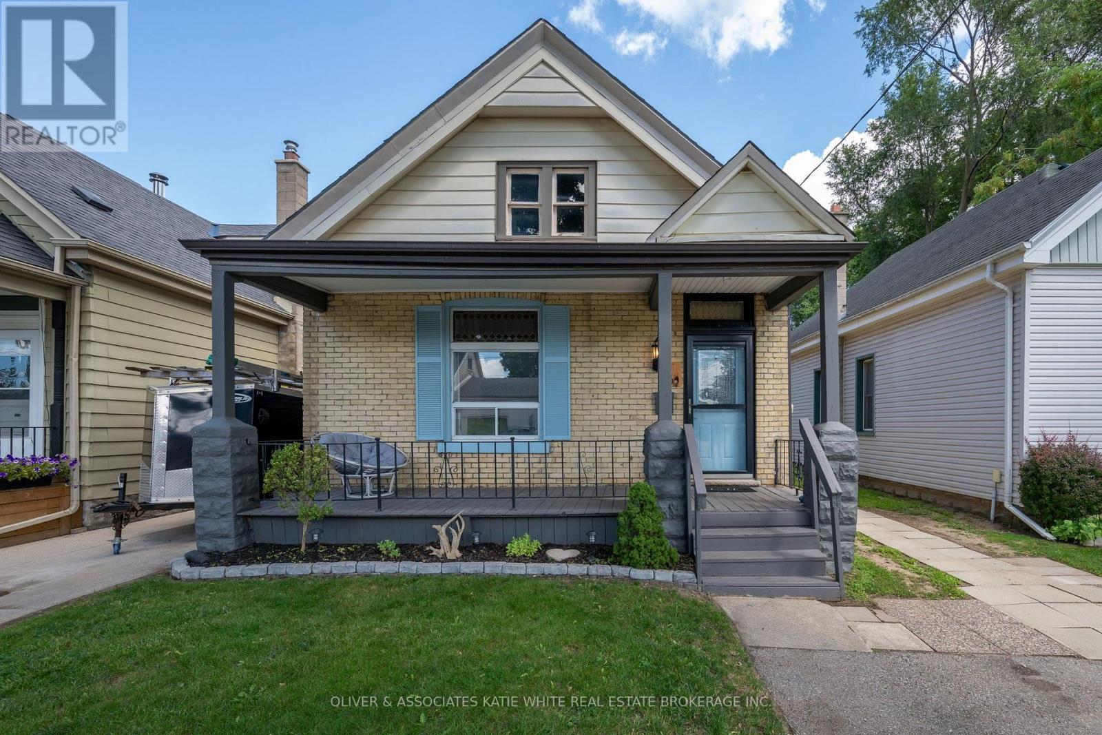 96 DREANEY AVENUE, London East (East L)
