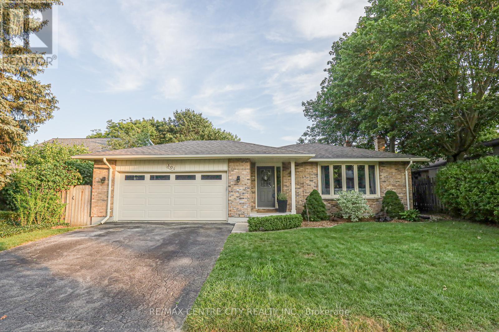 301 BLACKACRES BOULEVARD, London North (North F)