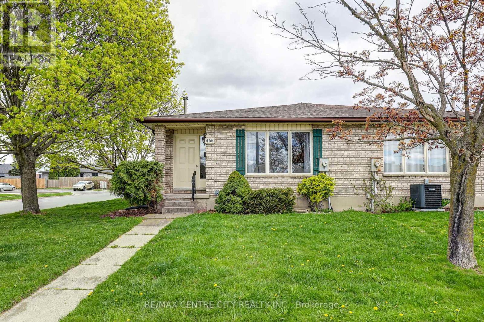 456 WELLINGTON STREET, St. Thomas