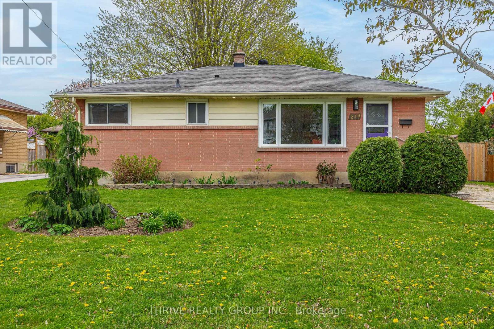 219 BURNSIDE DRIVE, London East (East I)