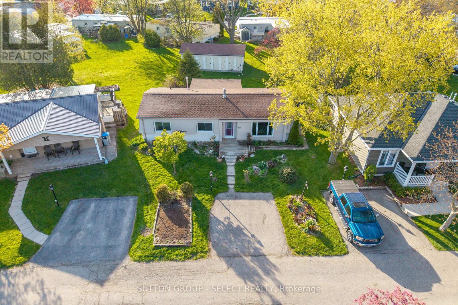 246 SOUTHWINDS COURT, South Huron (Stephen)