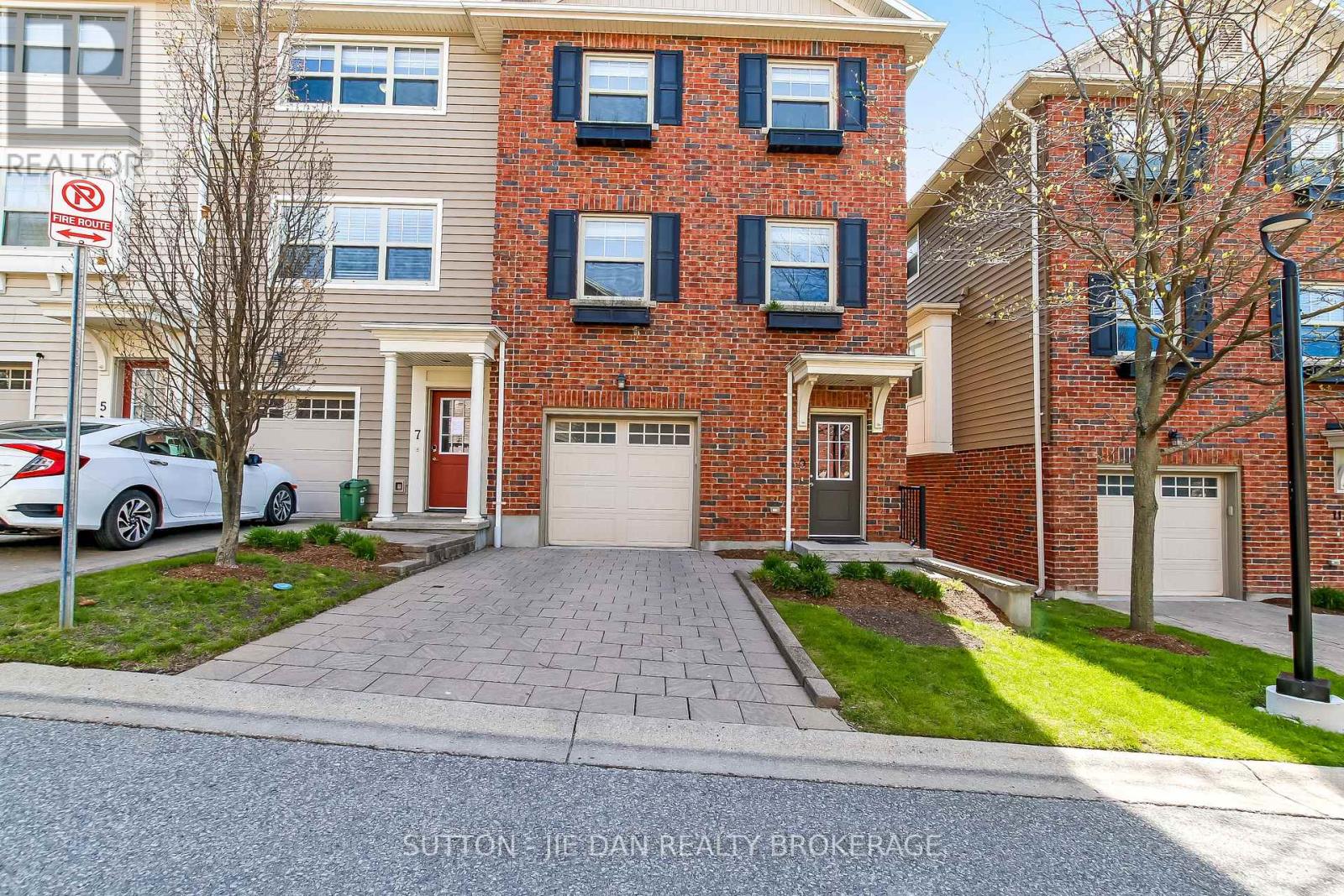 9 - 1850 BEAVERBROOK AVENUE, London North (North M)