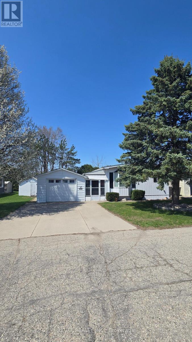 25 MILLER STREET, Strathroy-Caradoc (SE)