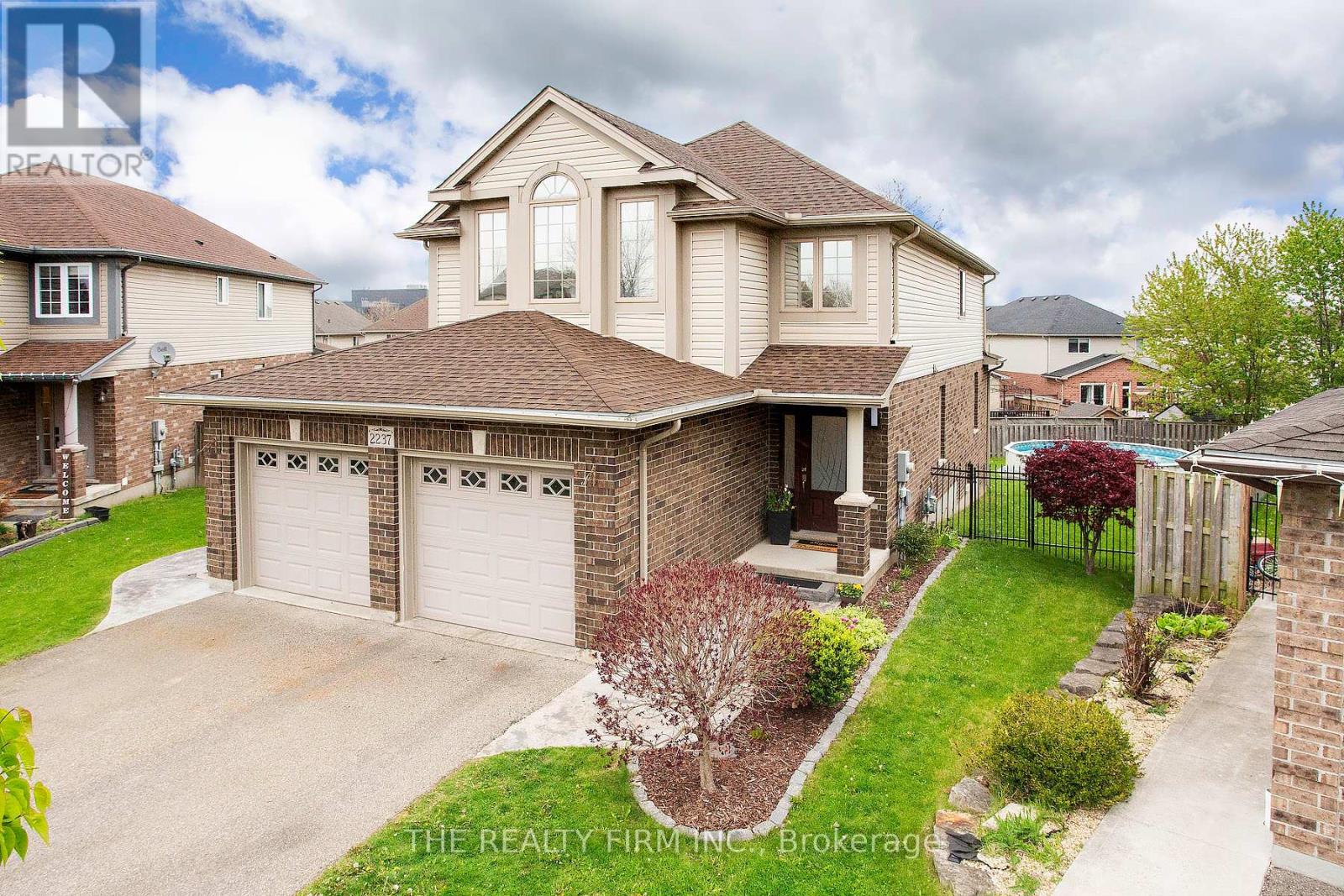 2237 CARDINAL COURT, London South (South U)