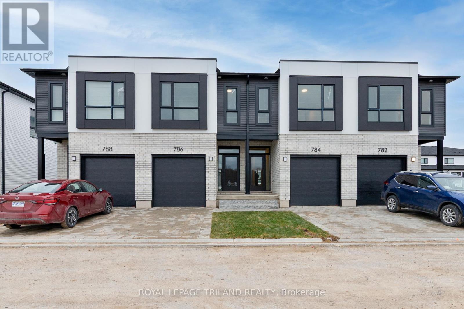 776 BANYAN LANE, London North (North E)