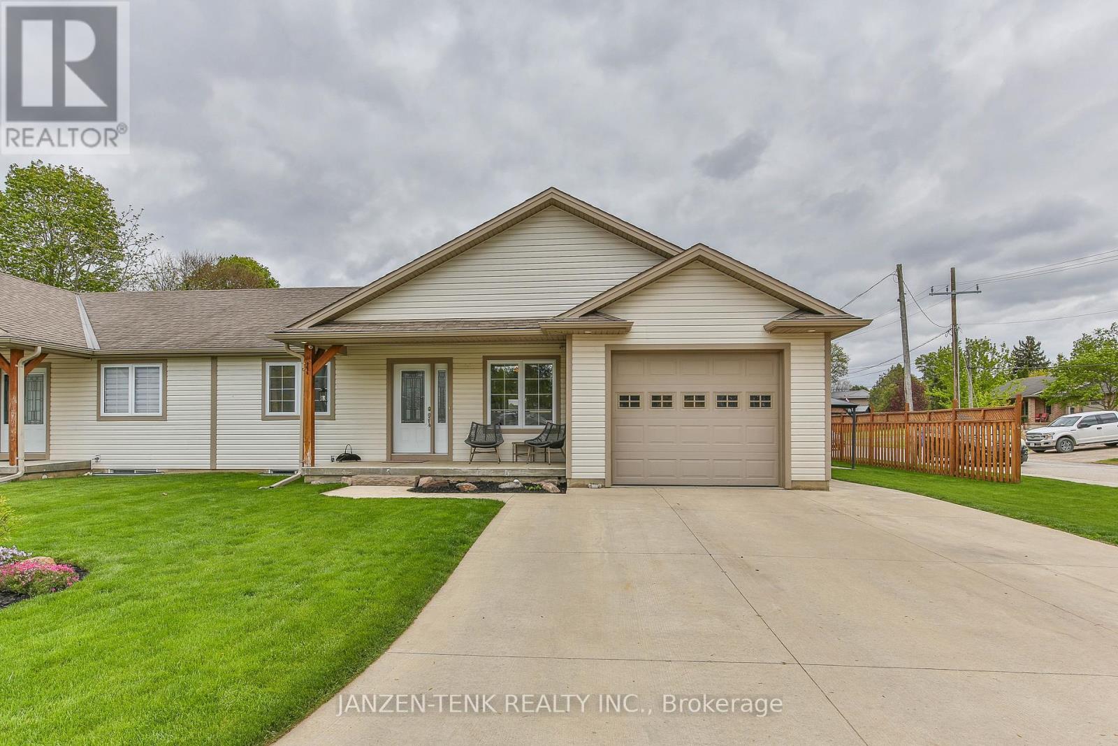 9240 OLD CHAPEL STREET, Bayham (Straffordville)