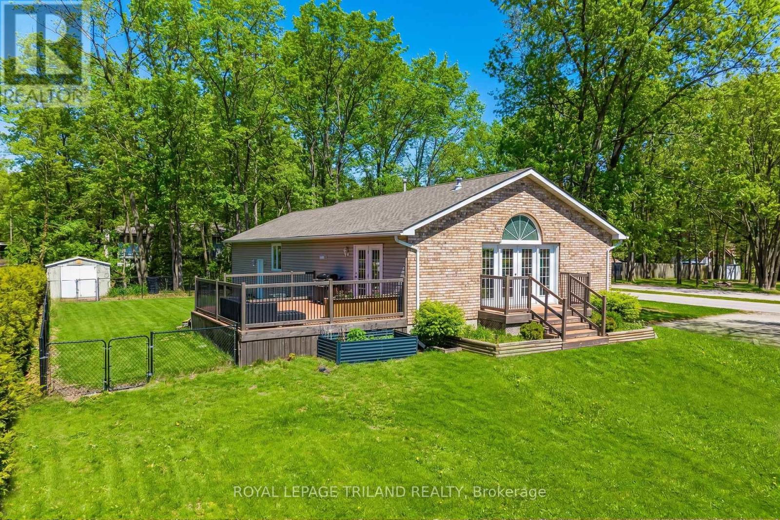 10234 JULIE AVENUE, Lambton Shores (Grand Bend)
