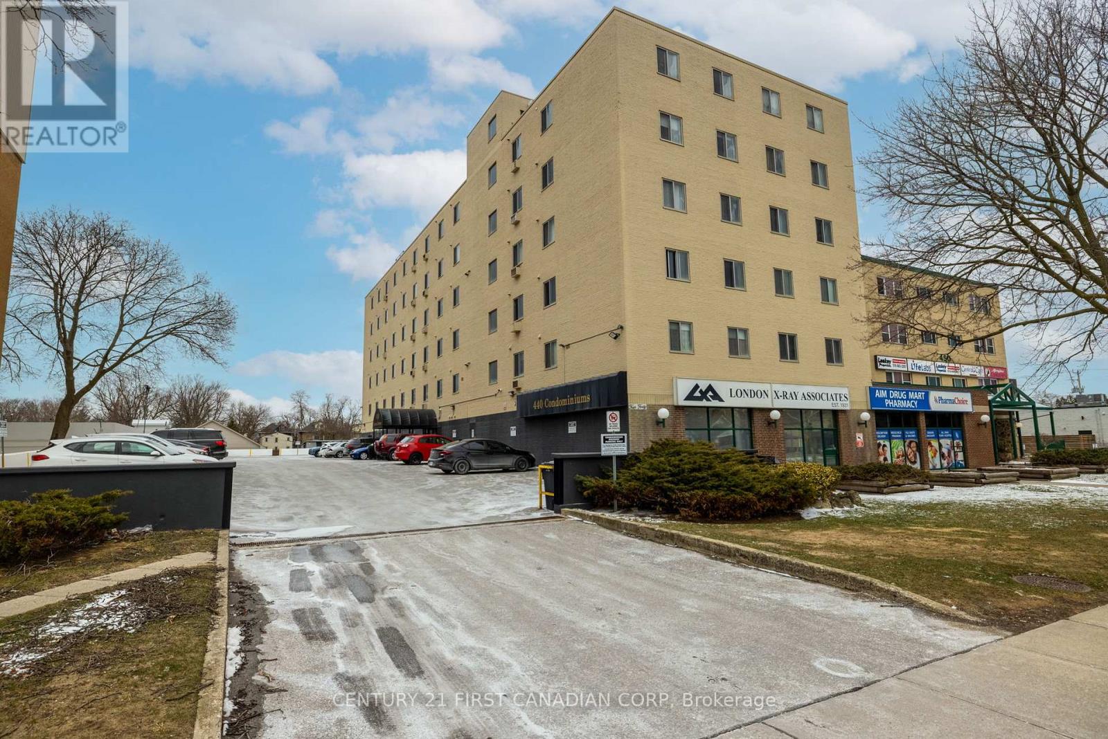 405 - 440 CENTRAL AVENUE, London East (East F)