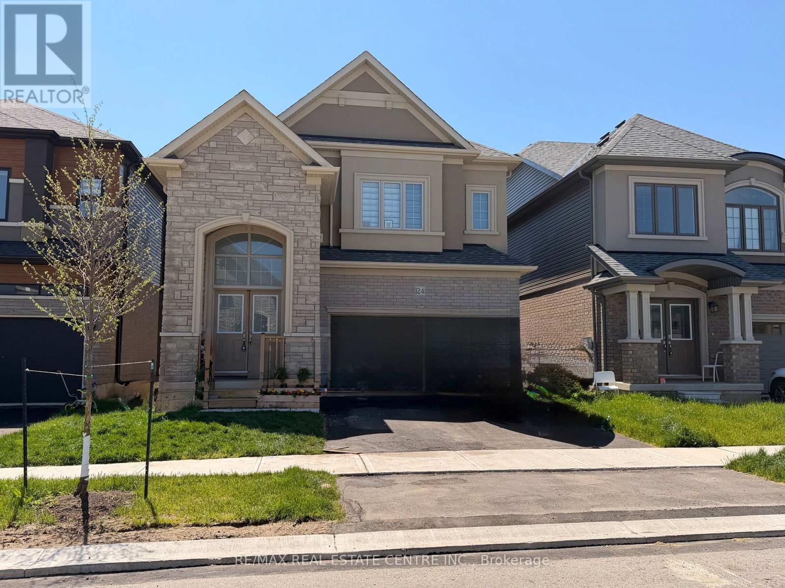 124 HITCHMAN STREET, Brant (Paris)