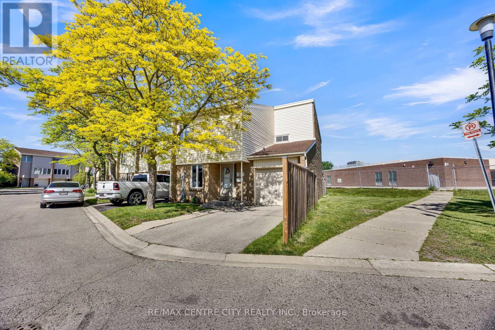 18 - 700 OSGOOD DRIVE, London South (South Y)