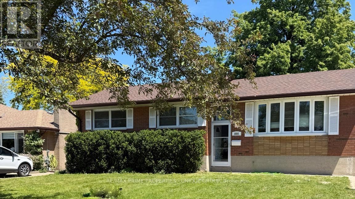 890 HOLLANDS AVENUE, Sarnia