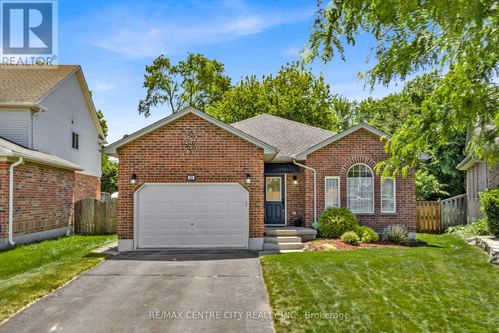 23 BRIMLEY COURT, London North (North P)