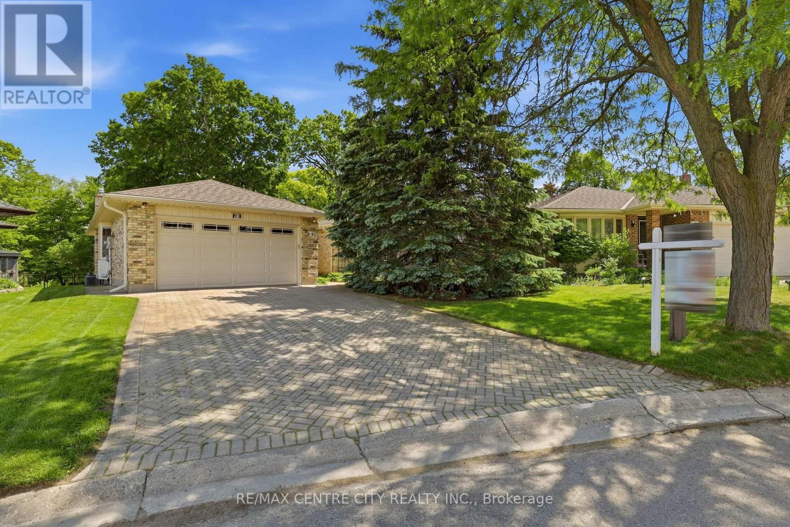 91 SWEETBRIAR COURT, London East (East A)
