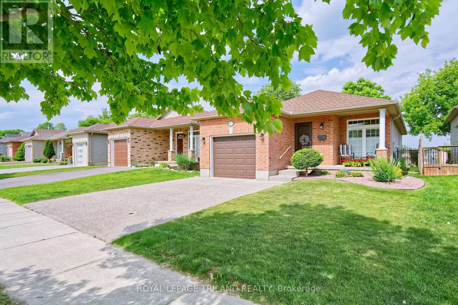 1427 SOUTH WENIGE DRIVE, London North (North F)