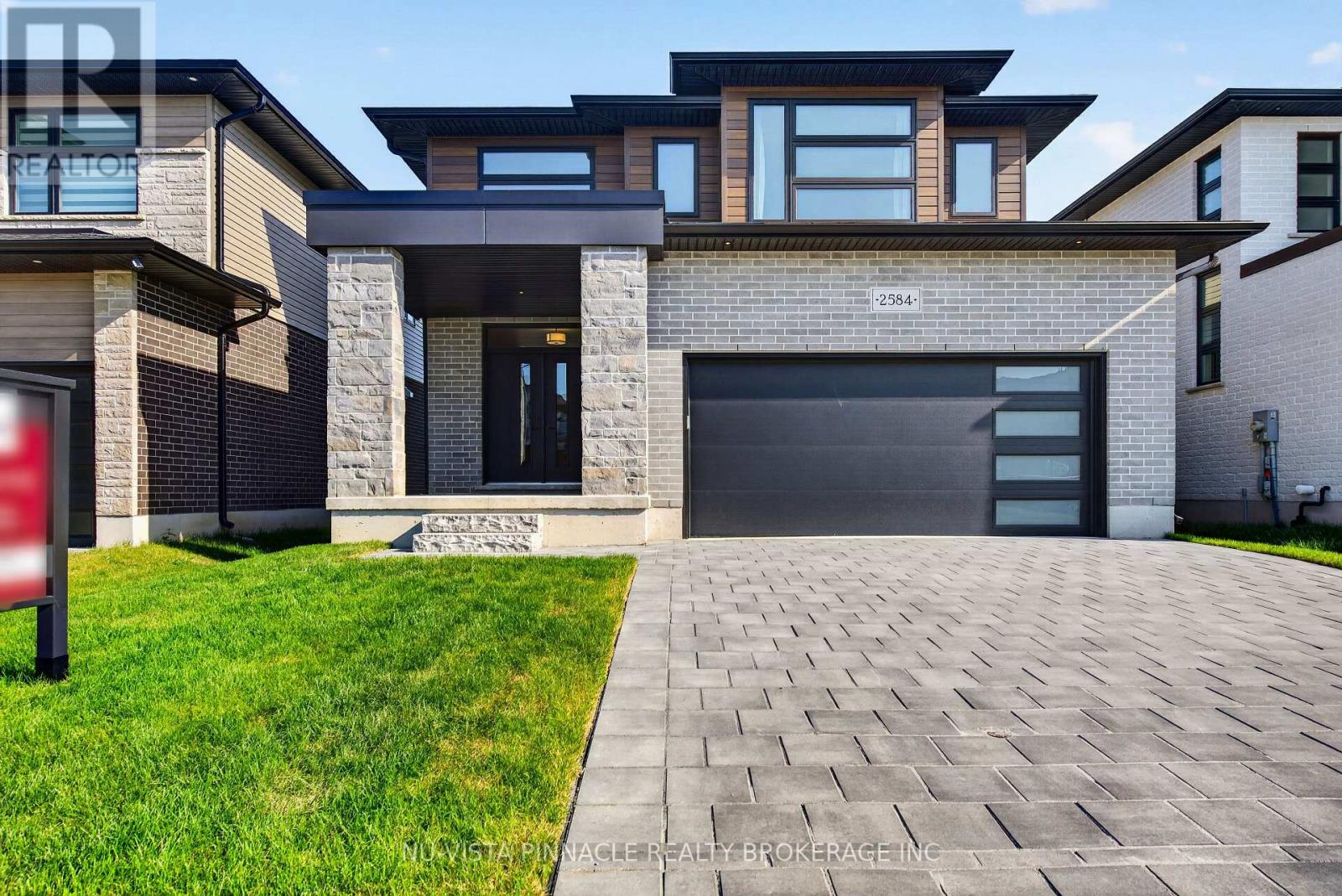 2584 BUROAK DRIVE, London North (North S)