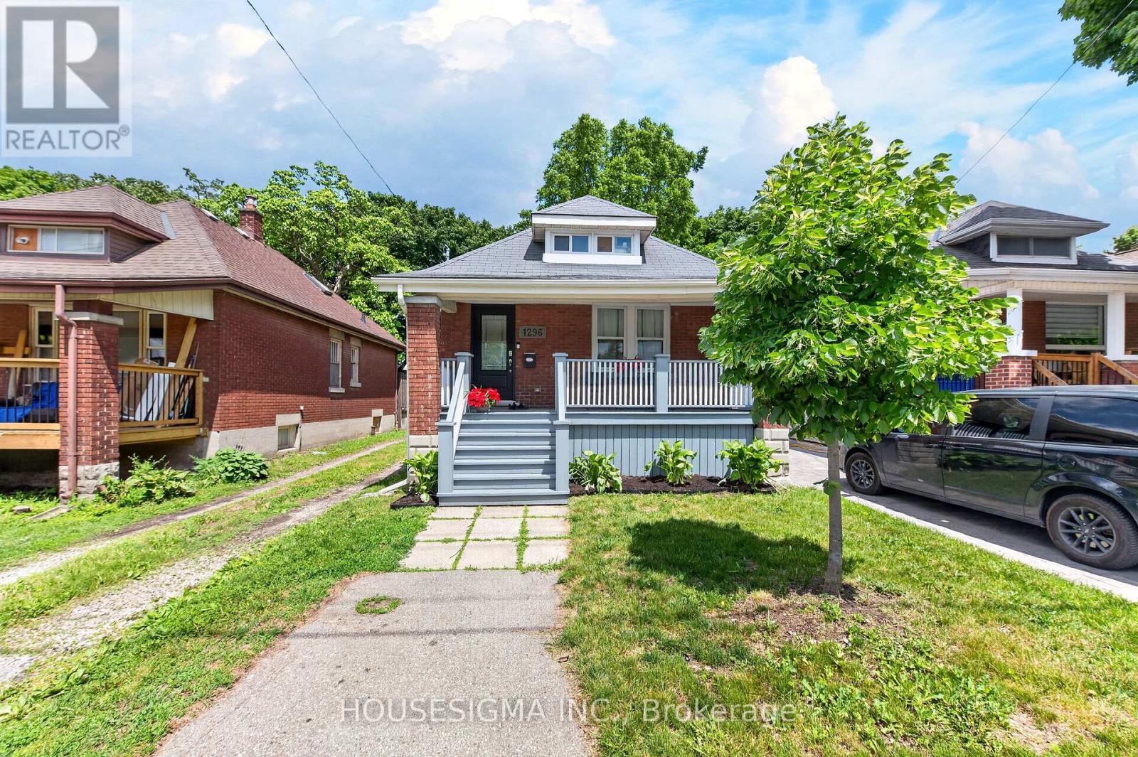 1296 YORK STREET, London East (East M)