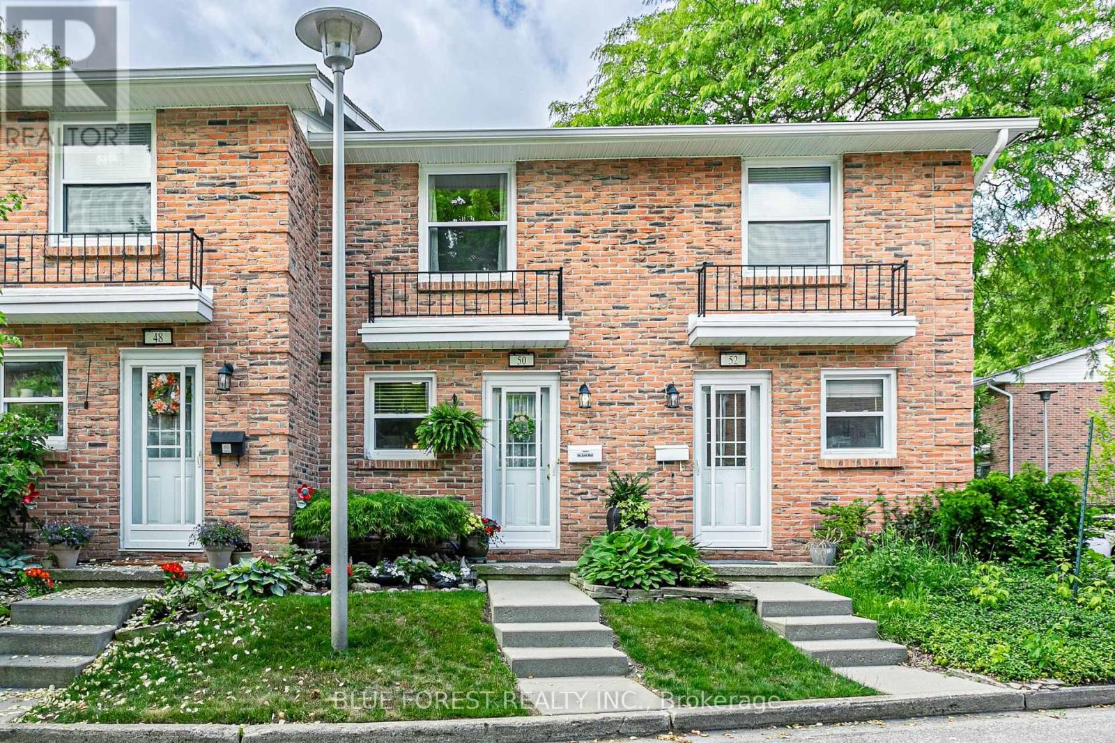 50 - 1385 COMMISSIONERS ROAD W, London South (South B)