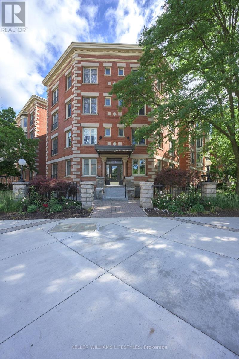 205 - 460 WELLINGTON STREET, London East (East F)