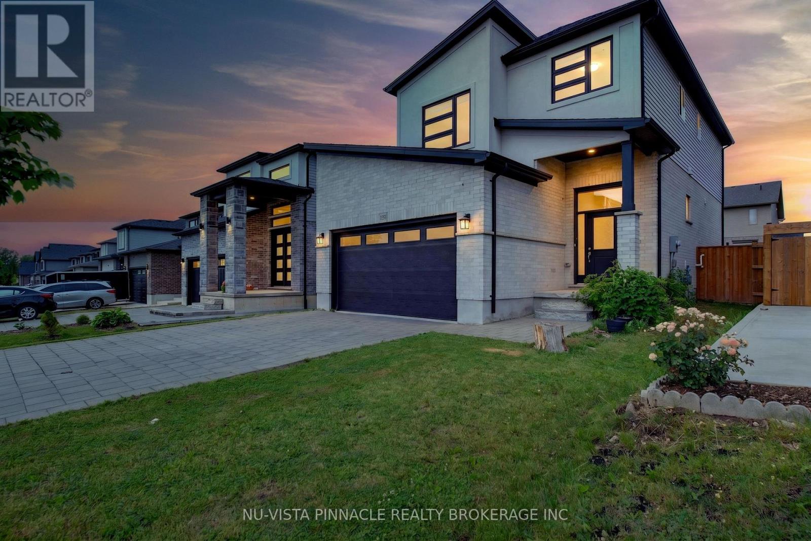 1556 DYLAN STREET, London East (East N)