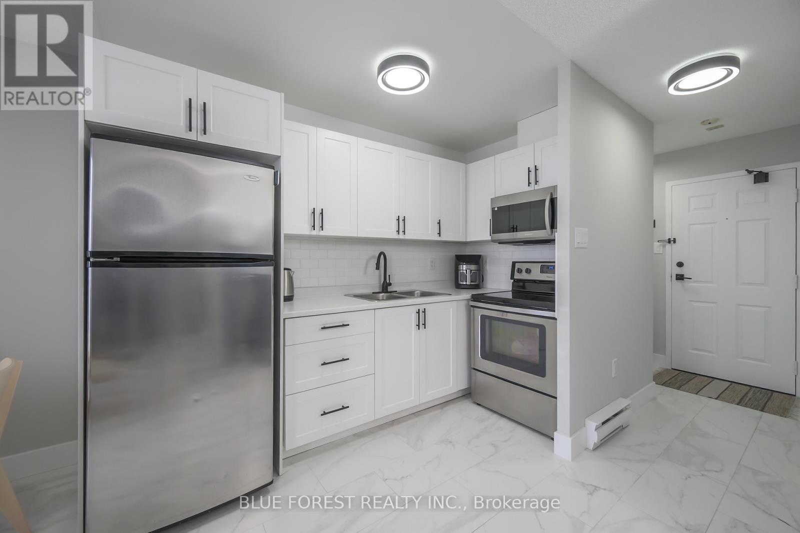 1105 - 76 BASE LINE ROAD W, London South (South E)