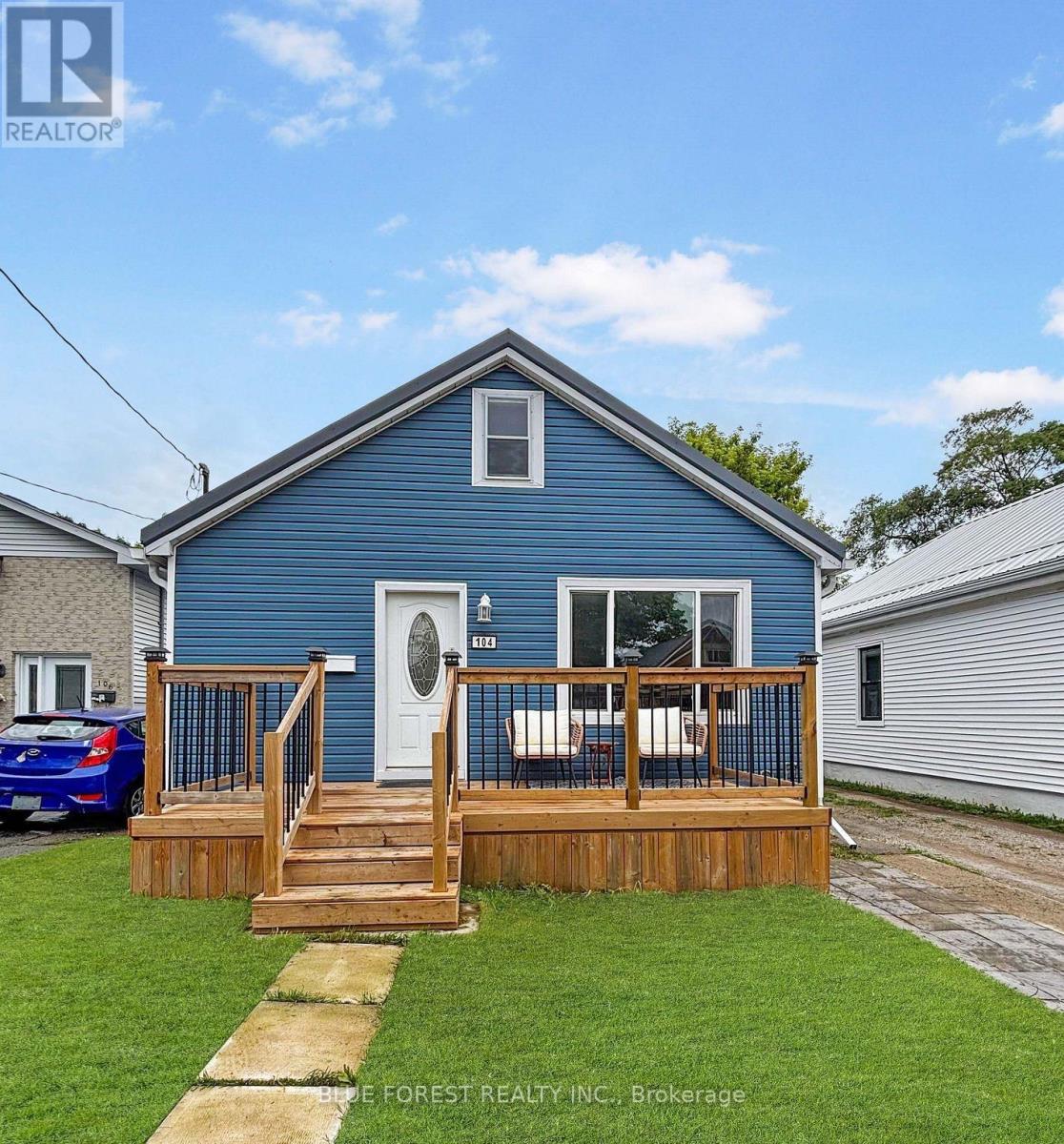 104 DELAWARE STREET, London East (East M)