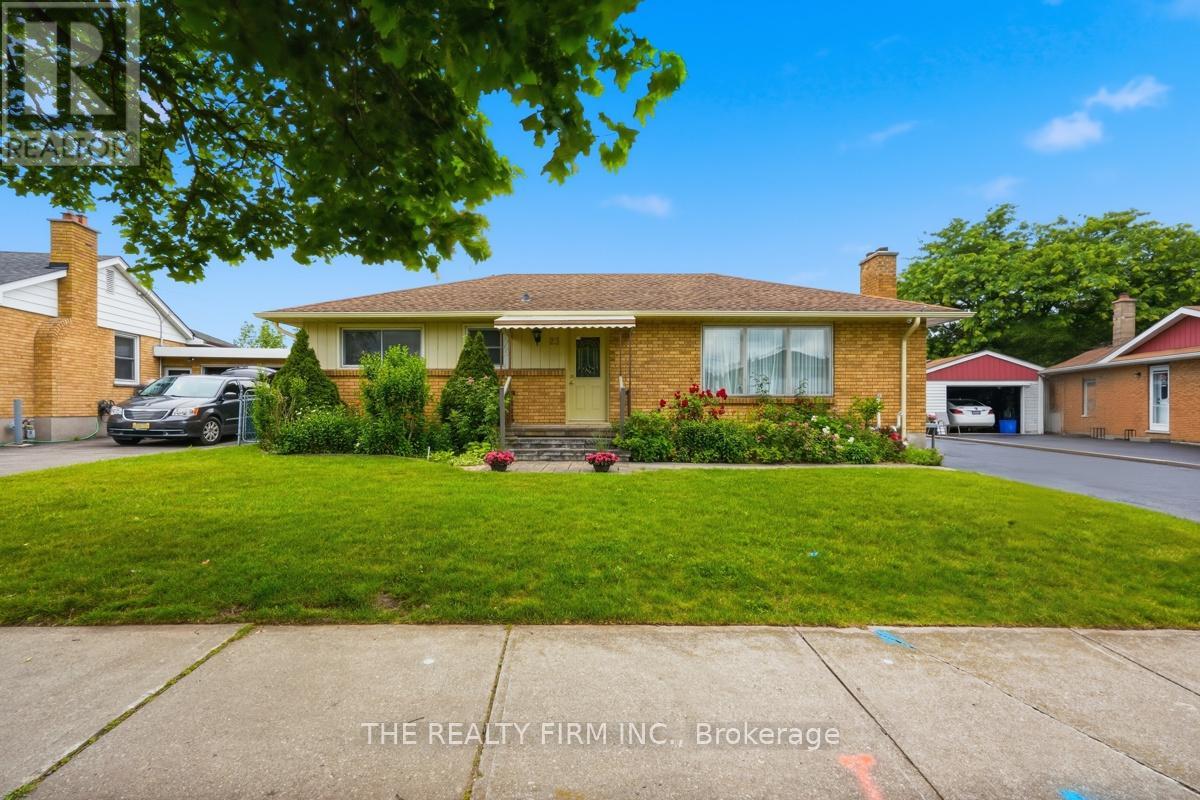 23 FRONTENAC ROAD, London South (South T)
