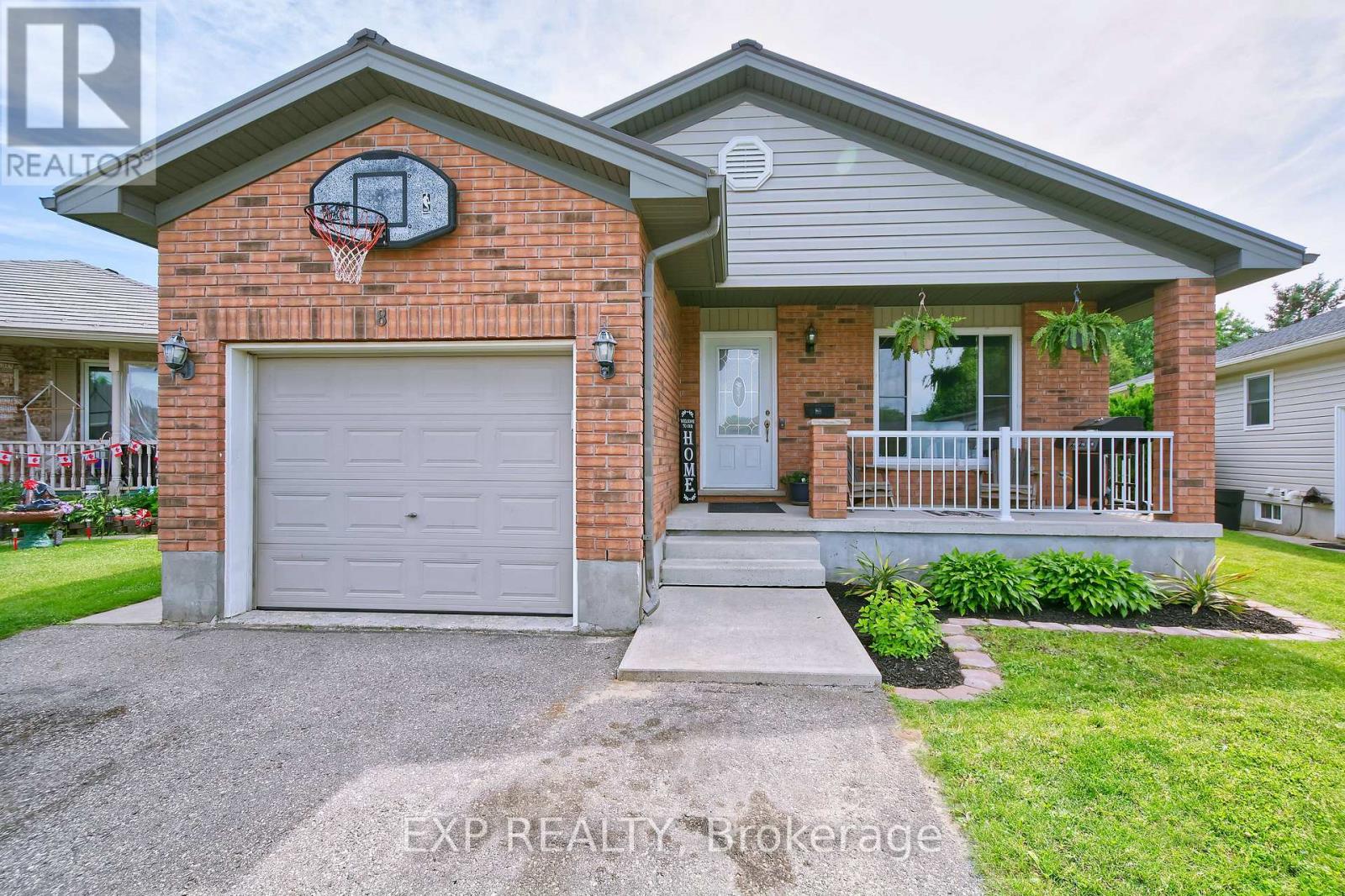 8 REBECCA DRIVE, Aylmer