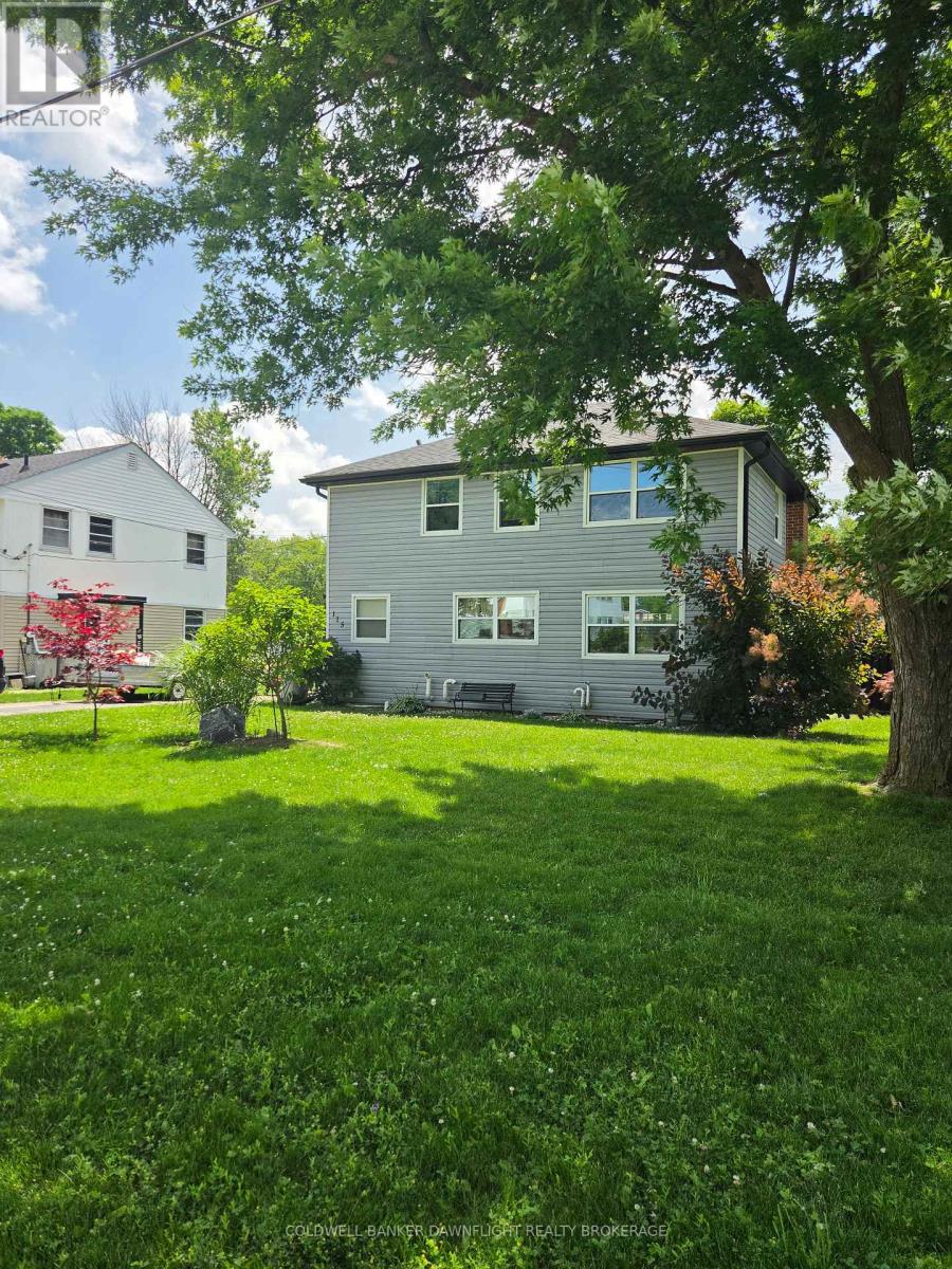 115 COLUMBIA DRIVE, South Huron (Stephen)