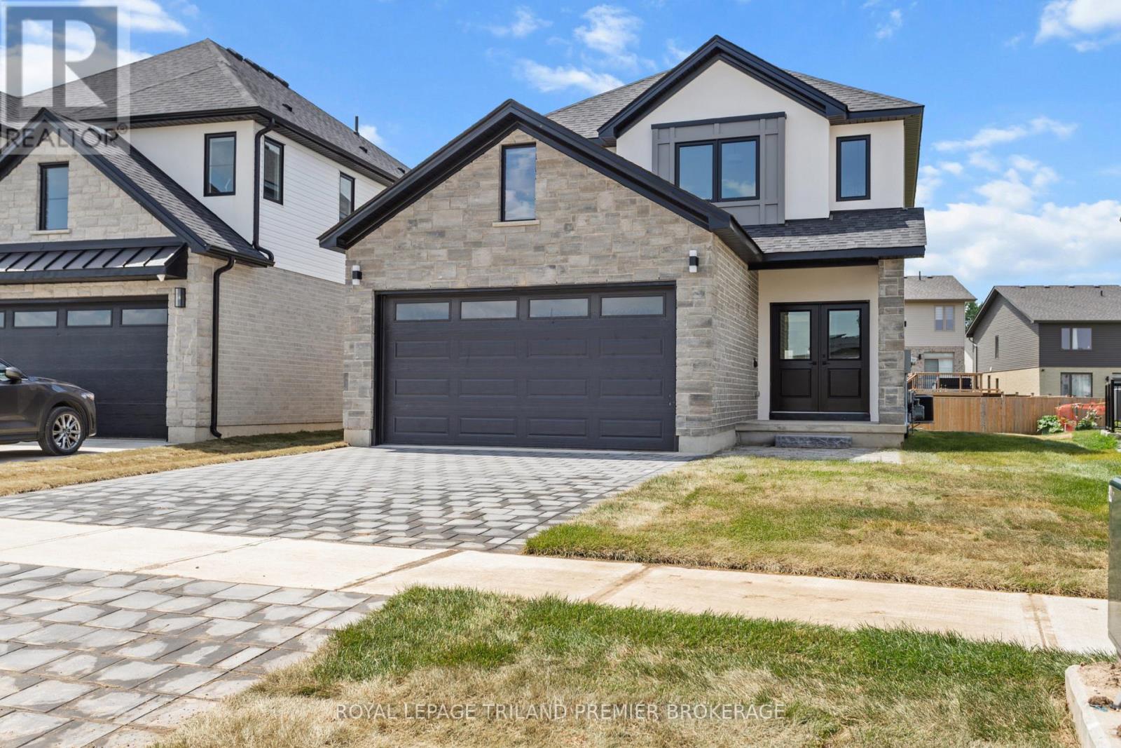 262 HESSELMAN CRESCENT, London South (South U)