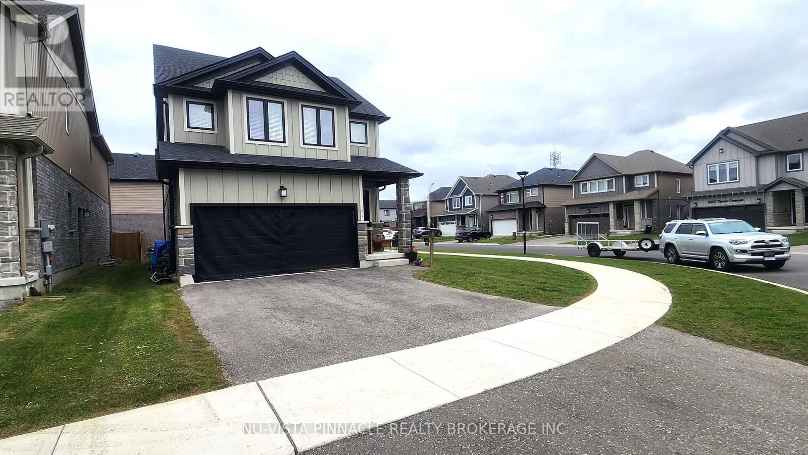 3074 TURNER CRESCENT, London South (South U)