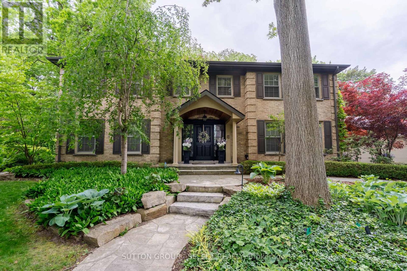 129 WYCHWOOD PLACE, London North (North J)