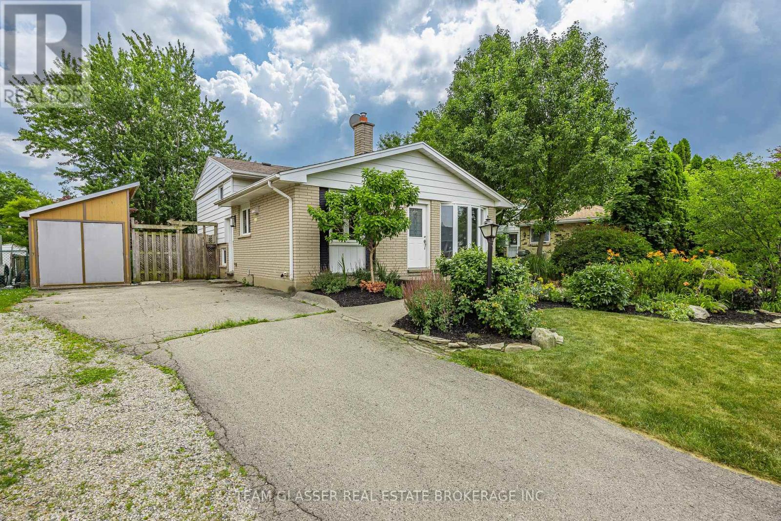 6 HEATH PLACE, London South (South T)