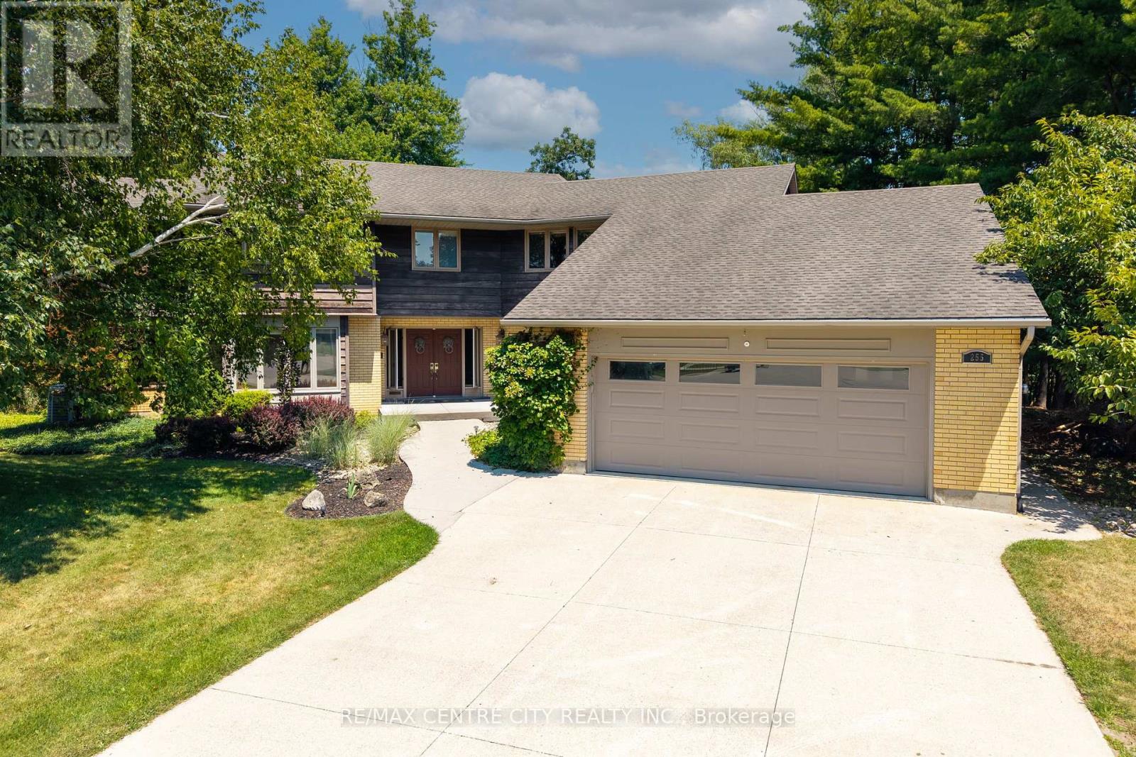 255 MILL POND CRESCENT, Strathroy-Caradoc (NE)