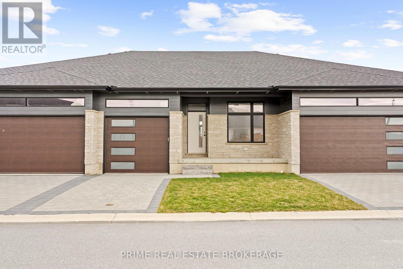 66 - 21 COASTAL CRESCENT, Lambton Shores (Grand Bend)
