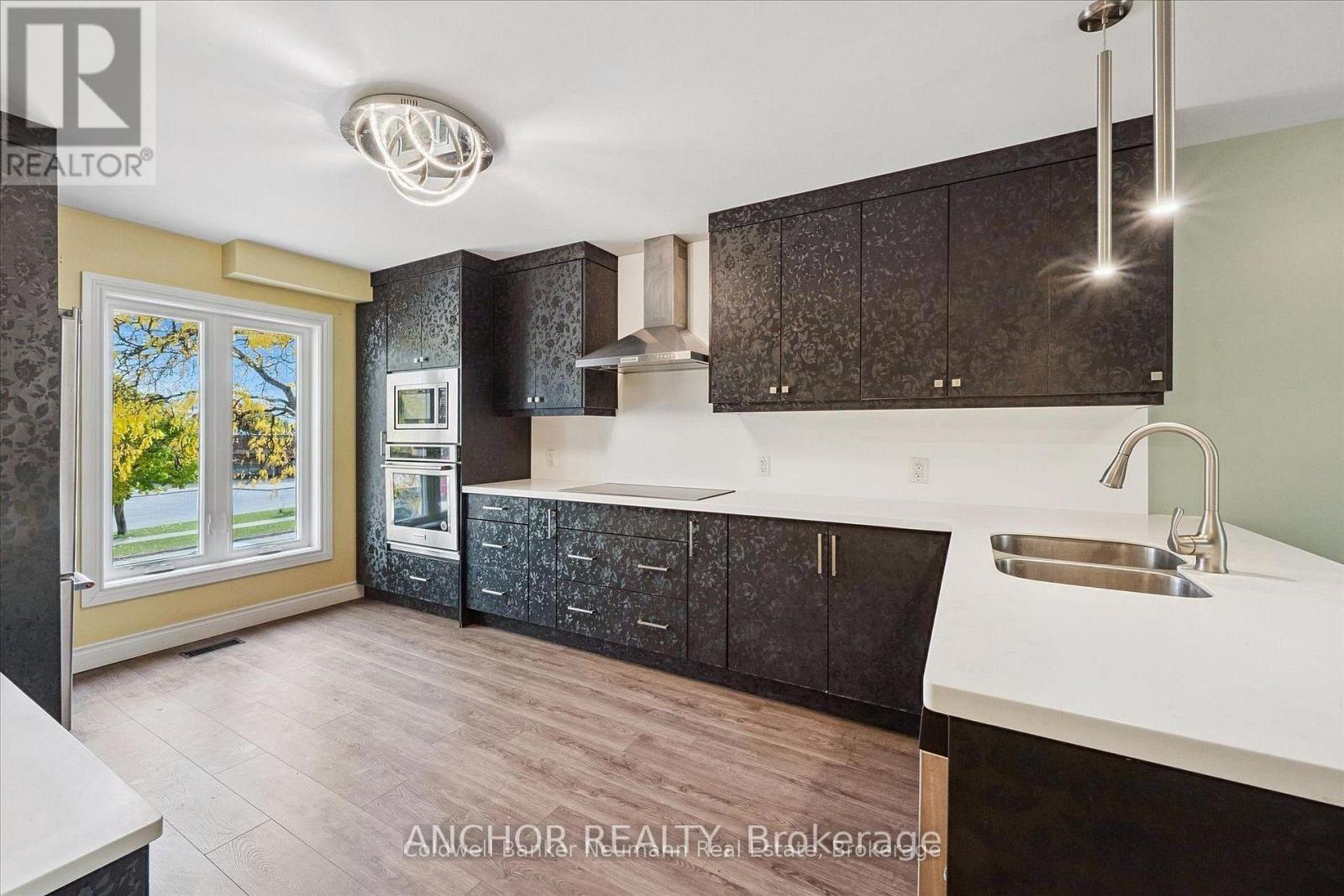 51 - 51 DOVERCLIFFE ROAD, Guelph (Dovercliffe Park/Old University)