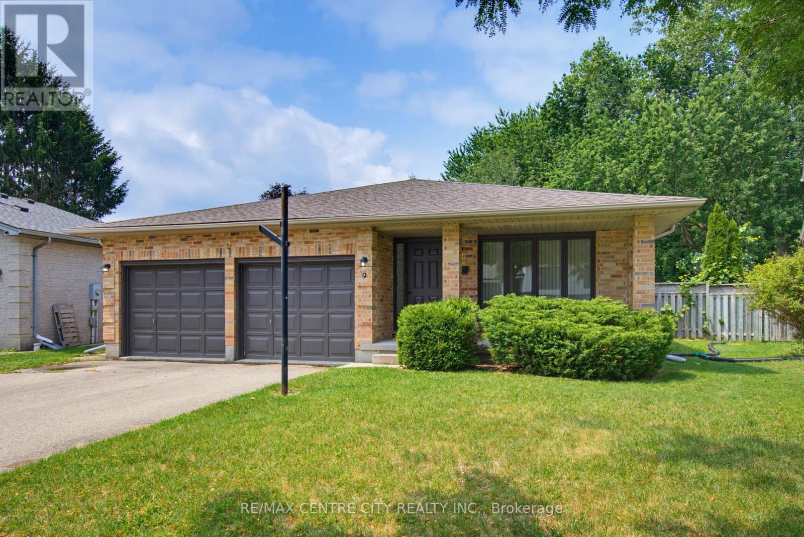 9 YARMOUTH DRIVE, London East (East I)