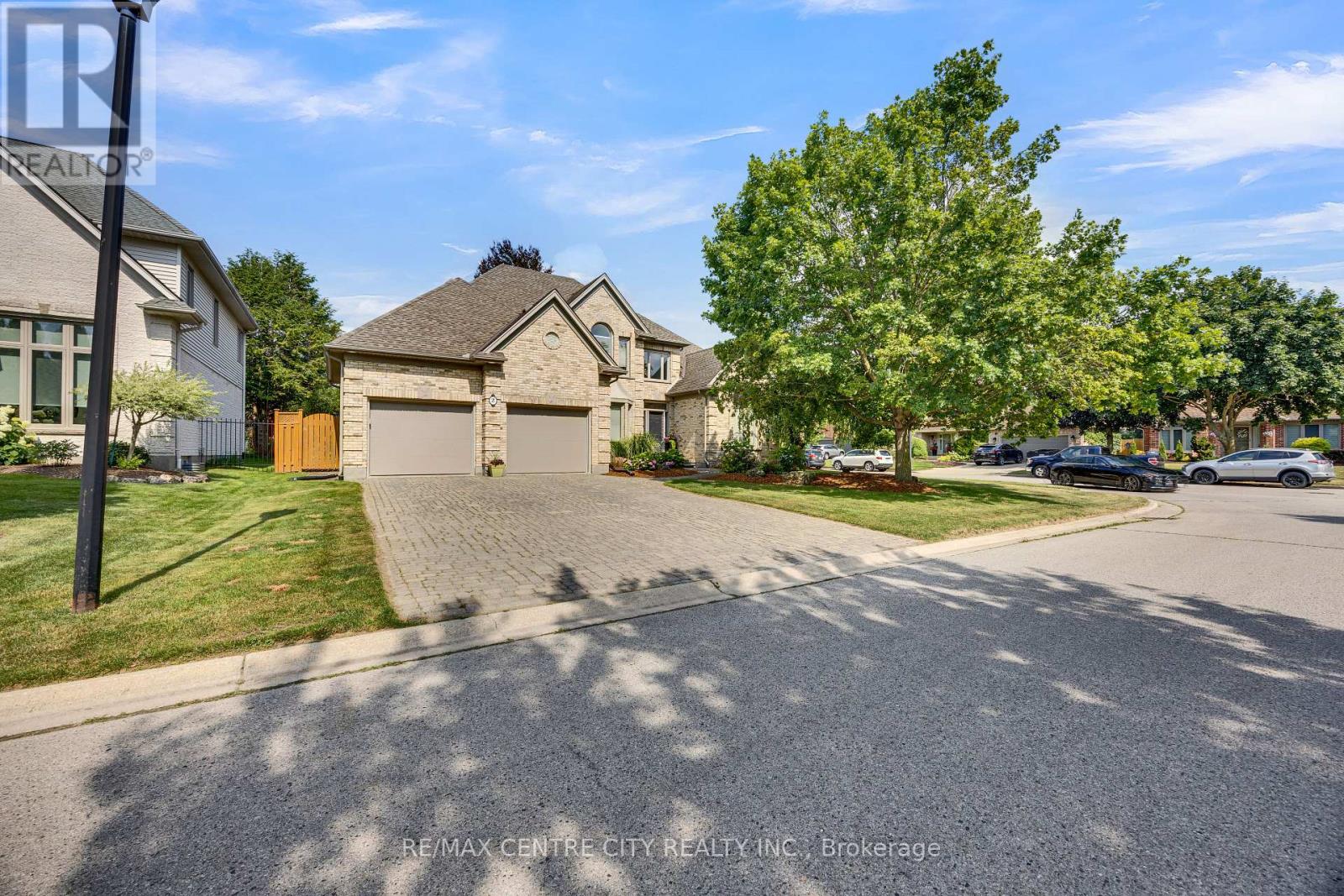 2 HAVENWOOD WAY, London North (North O)