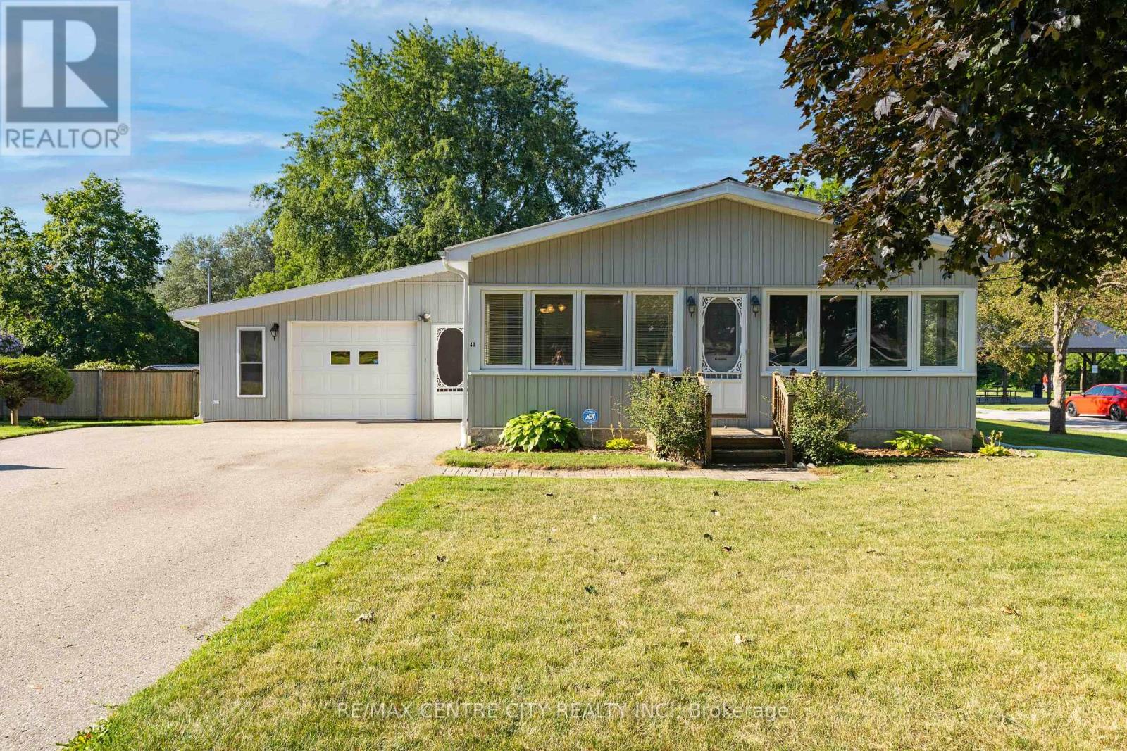 40 CHESTNUT STREET W, Aylmer