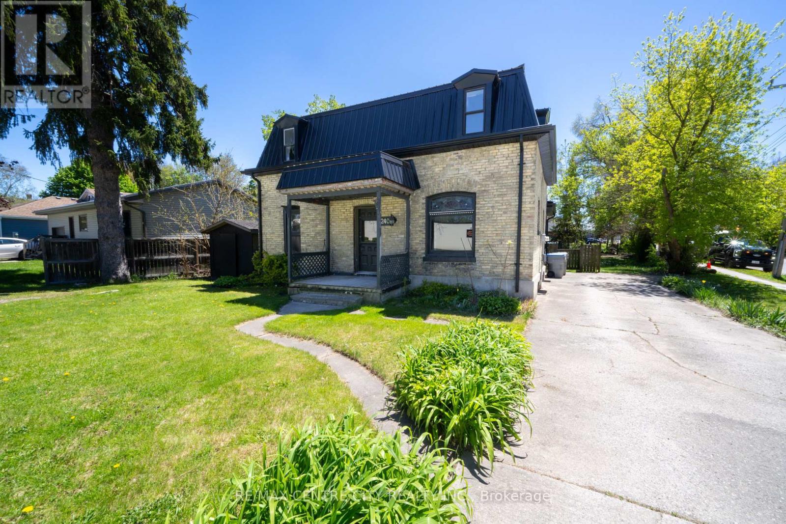 240 MAITLAND STREET, Strathroy-Caradoc (NW)