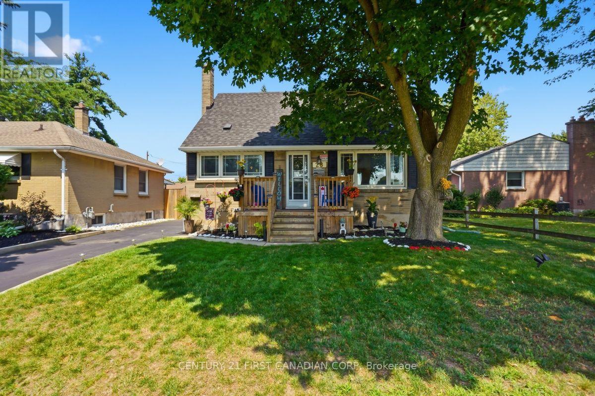 28 TWEEDSMUIR AVENUE, London East (East O)