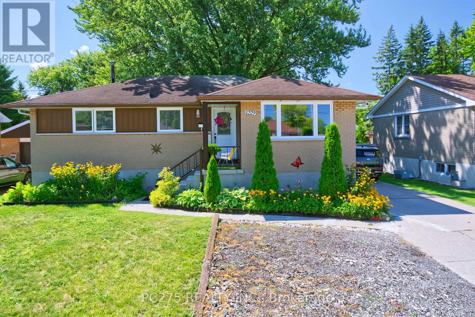 1229 EXMOUTH STREET, Sarnia
