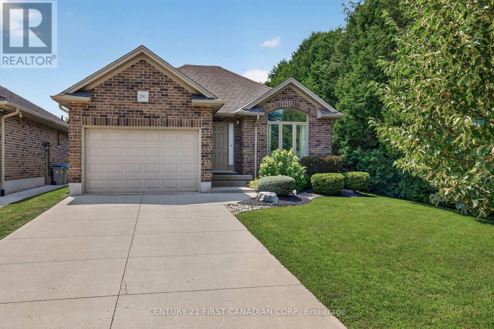 290 MOGG STREET, Strathroy-Caradoc (SE)