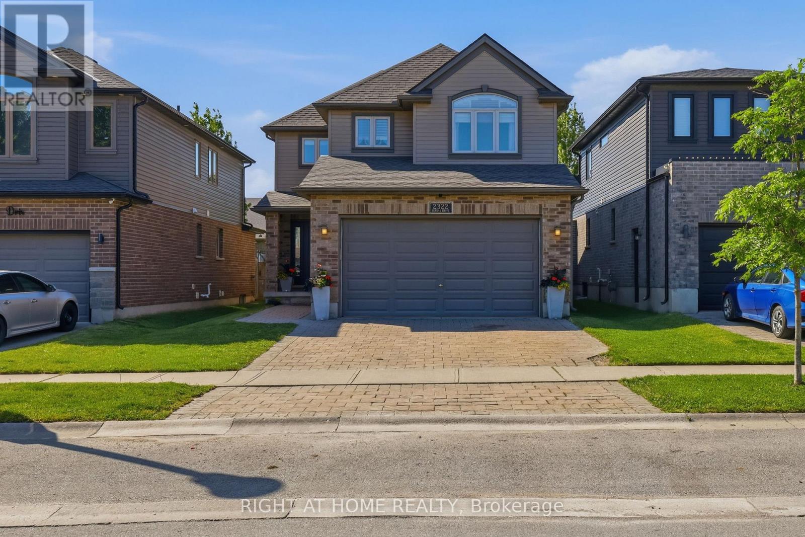 2322 BUROAK DRIVE, London North (North S)